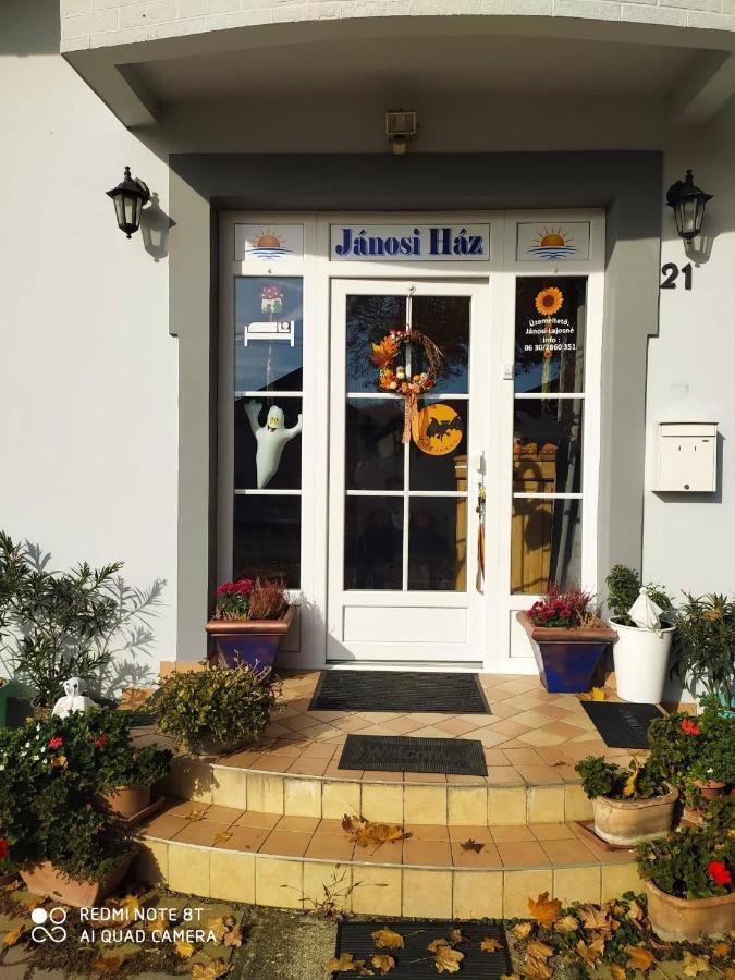Janosi Vendeghaz Hotel Tiszafüred Eksteriør billede